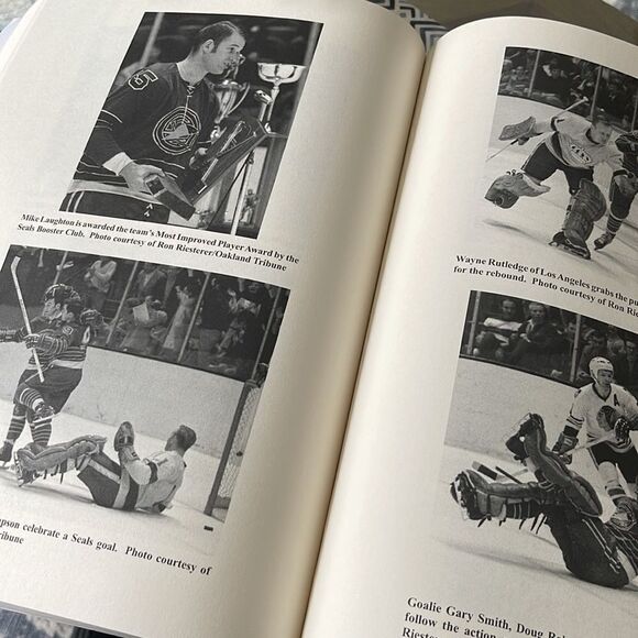 Shorthanded: The Untold Story of the Seals: Hockey's Most Colorful Team - Picture 5 of 7